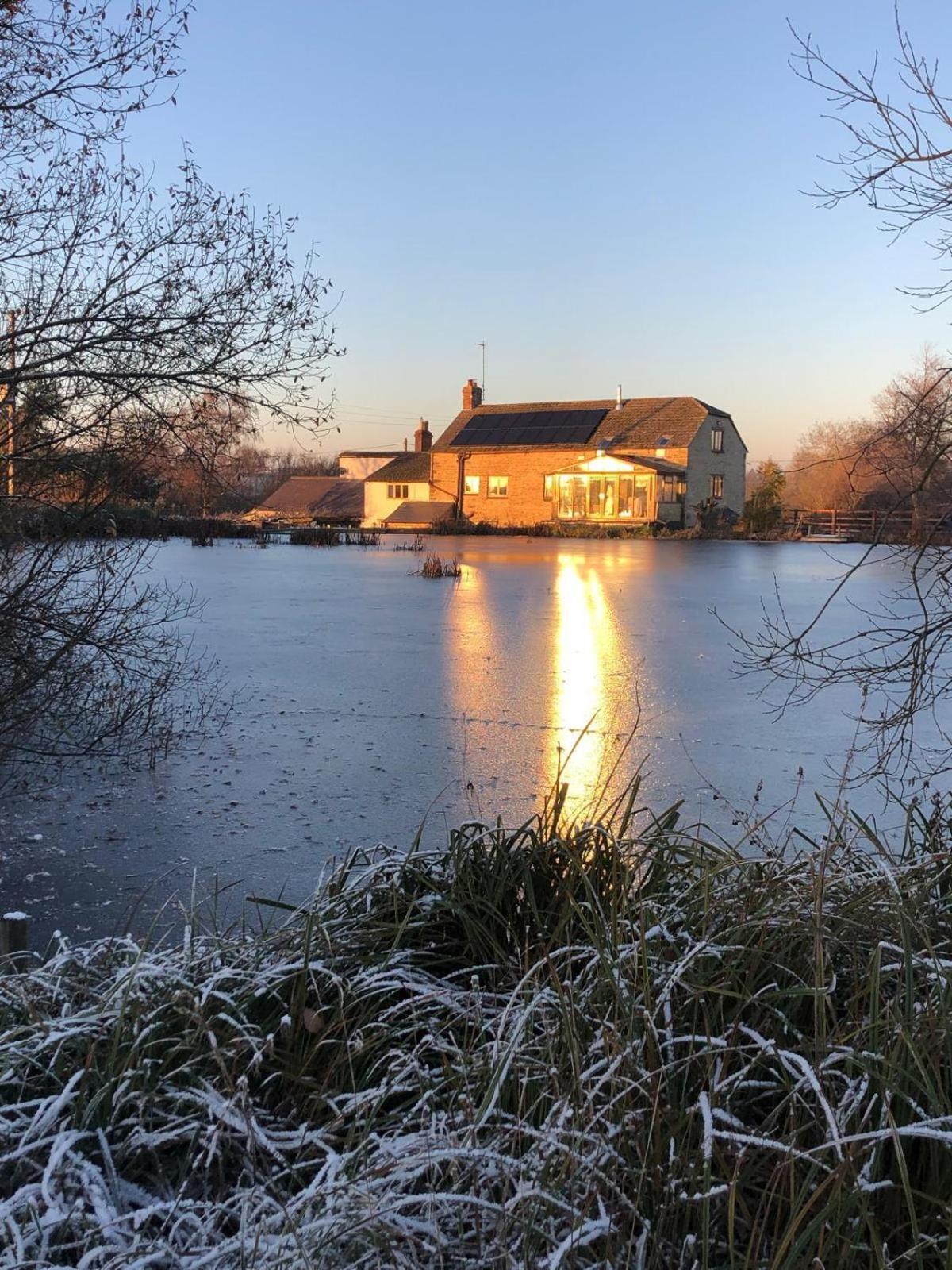 Astwell Mill Bed and Breakfast Helmdon Eksteriør billede